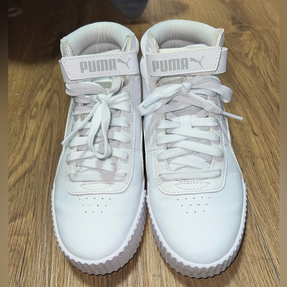 Puma White High-Top Shoe